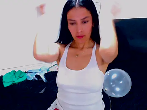 EmmaValmor online show from May 31, 3:34 am
