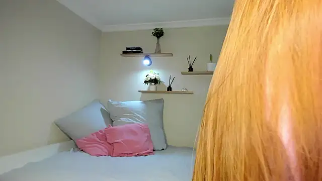 Red FoxGirl online show from March 19, 4:11 pm