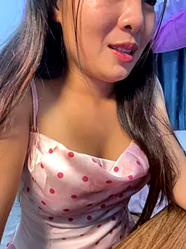 Snapshot of Lie_liee chatting on October 3, 2:22 pm Lie liee online show from October 3, 2:22 pm