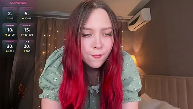 Snapshot of Monica__Queen chatting on October 13, 5:54 am Monica Queen online show from October 13, 5:54 am