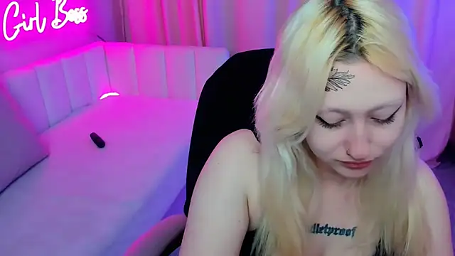 Snapshot of JuliaSharkk chatting on September 29, 1:49 pm JuliaSharkk online show from September 29, 1:49 pm