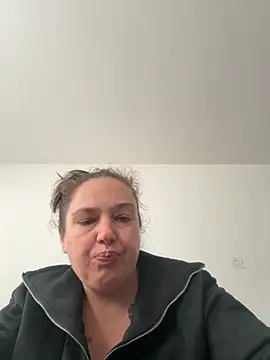 Snapshot of Eleanorxx chatting on October 11, 12:41 pm Eleanorxx online show from October 11, 12:41 pm