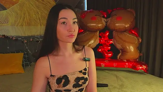 MilaYumi online show from February 18, 7:29 am