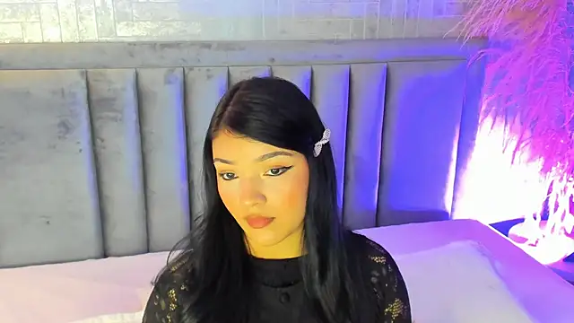 Snapshot of EmmaBlossom chatting on October 1, 6:57 pm EmmaBlossom online show from October 1, 6:57 pm