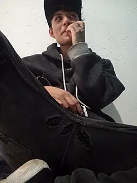 Owen tomboy online show from November 3, 8:35 pm