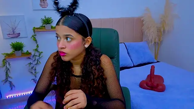 Snapshot of pequitasmedusa9 chatting on October 17, 7:50 pm pequitasmedusa9 online show from October 17, 7:50 pm