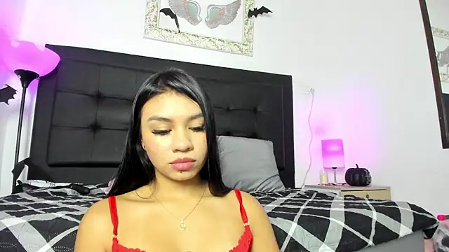 Nyra 18 online show from October 30, 8:32 pm