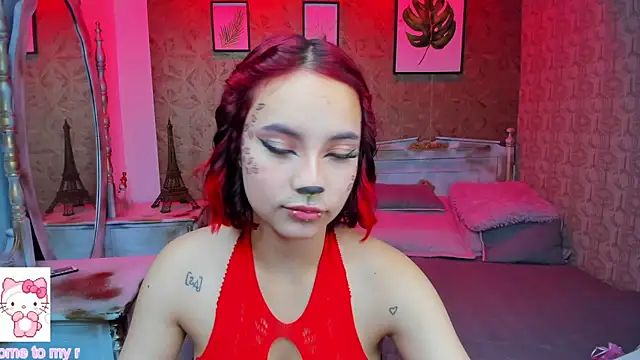 Snapshot of Megane_whitte chatting on October 19, 4:47 am Megane whitte online show from October 19, 4:47 am