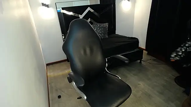 MarianaRojas  online show from July 14, 10:43 am
