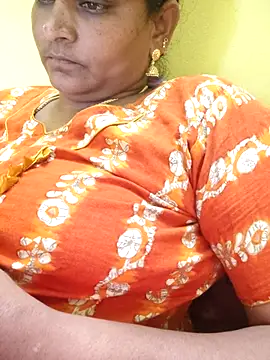 Snapshot of navyasree143 chatting on October 5, 5:34 am navyasree143 online show from October 5, 5:34 am