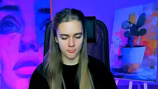 JuneWoods online show from December 18, 6:29 am