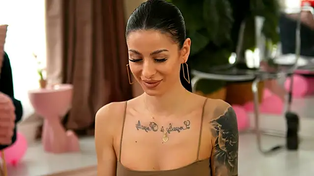 EvaAmanti online show from April 14, 9:20 am