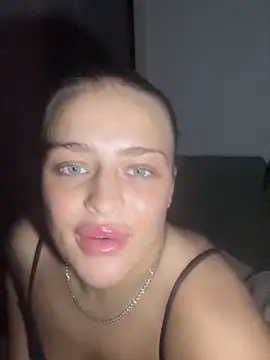 Roxy 30 online show from December 15, 6:02 pm