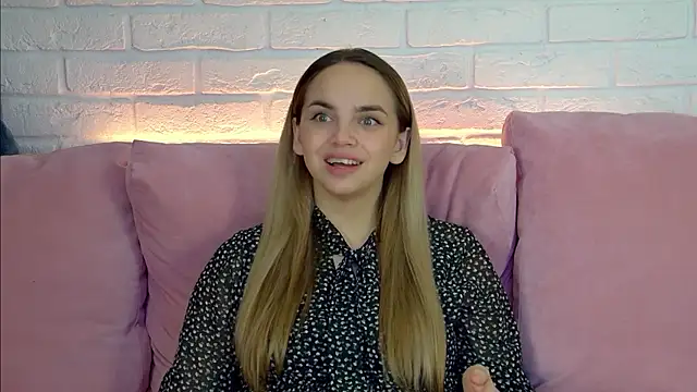 Snapshot of AnitaVenture chatting on September 28, 9:36 am AnitaVenture online show from September 28, 9:36 am