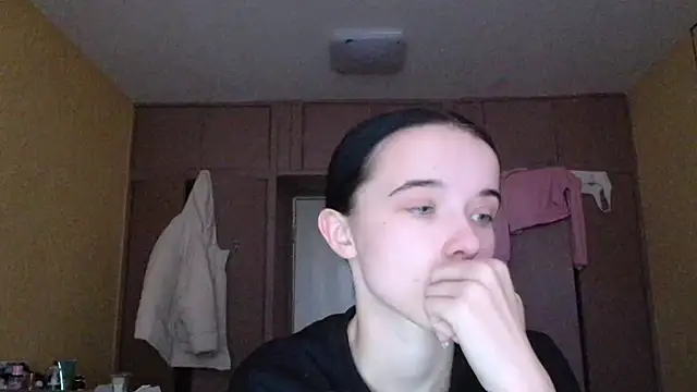 Emilia Light online show from November 25, 7:10 am