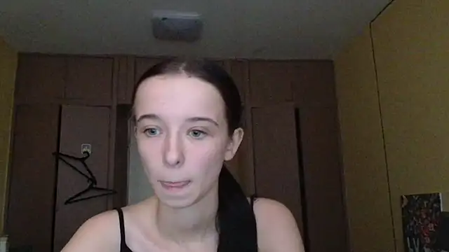 Snapshot of Emilia_Light chatting on October 9, 7:34 am Emilia Light online show from October 9, 7:34 am