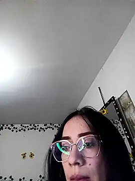 YaraDuartee online show from January 16, 2:18 am