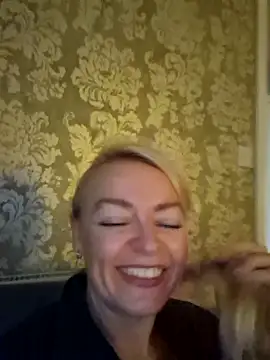 Snapshot of demidelightfulxx chatting on October 3, 7:02 am demidelightfulxx online show from October 3, 7:02 am