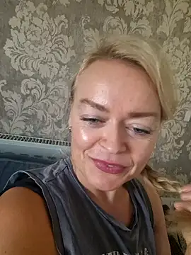 Snapshot of demidelightfulxx chatting on September 30, 11:49 am demidelightfulxx online show from September 30, 11:49 am