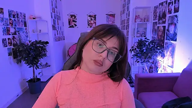 FameyBlum online show from October 17, 11:57 am