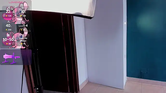 Caroline Millerr online show from November 13, 8:19 pm