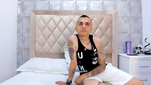 CharlotteAndSimon online show from October 1, 9:09 pm