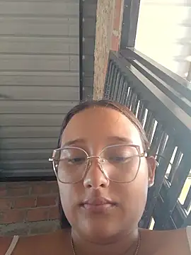 Snapshot of young_dairy01 chatting on October 4, 5:06 pm young dairy01 online show from October 4, 5:06 pm