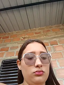 Snapshot of young_dairy01 chatting on October 1, 1:49 pm young dairy01 online show from October 1, 1:49 pm