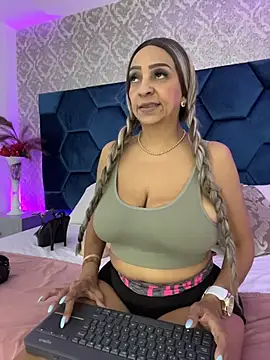 Angelina Roa online show from July 16, 2:43 pm