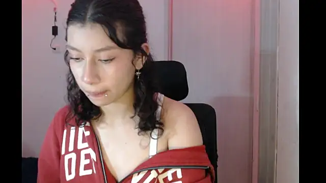 Ivonnybonn online show from December 13, 11:32 pm