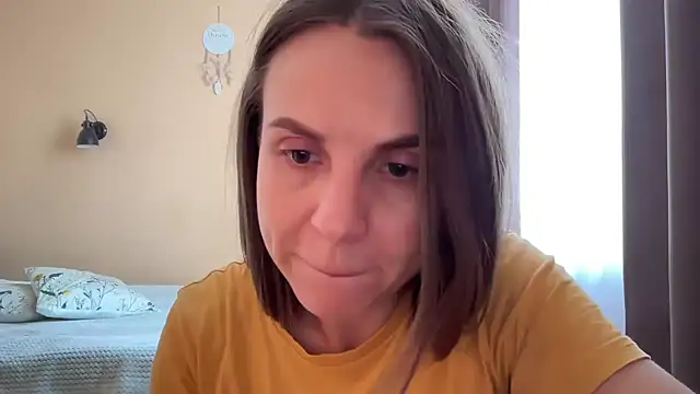 AnnieLove7722 online show from June 18, 2:33 pm