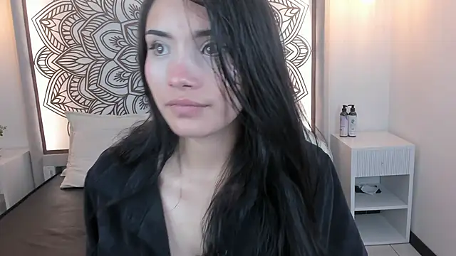Snapshot of Daphne_Nicolle chatting on October 2, 2:55 pm Daphne Nicolle online show from October 2, 2:55 pm