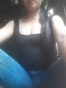 Snapshot of bree-zz chatting on September 30, 1:44 am bree-zz online show from September 30, 1:44 am