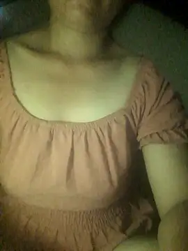 Snapshot of bree-zz chatting on October 3, 11:32 pm bree-zz online show from October 3, 11:32 pm