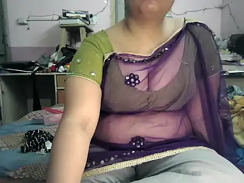 Snapshot of Niisha_HOT chatting on October 13, 8:00 pm Niisha HOT online show from October 13, 8:00 pm