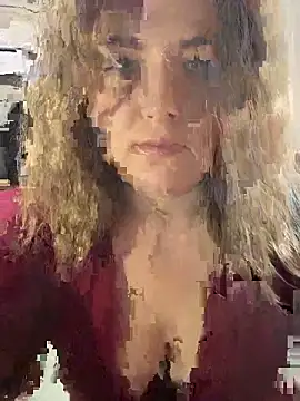 Snapshot of AliseShyness chatting on October 14, 7:33 am AliseShyness online show from October 14, 7:33 am