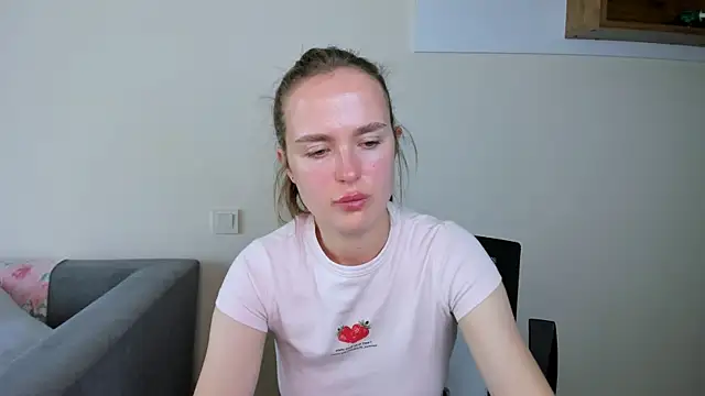 LilMary  online show from April 14, 8:14 am