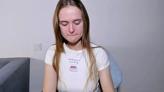 LilMary  online show from December 17, 9:35 am