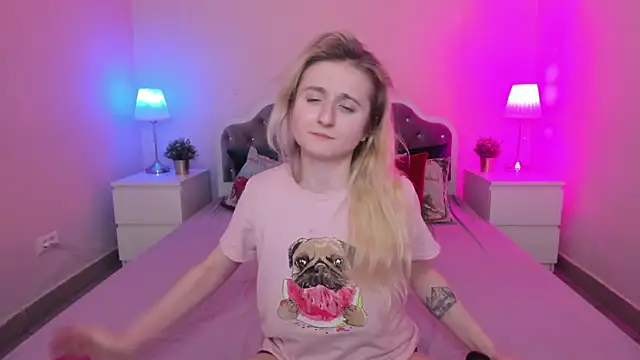 CamillaDreamer online show from December 3, 8:00 pm