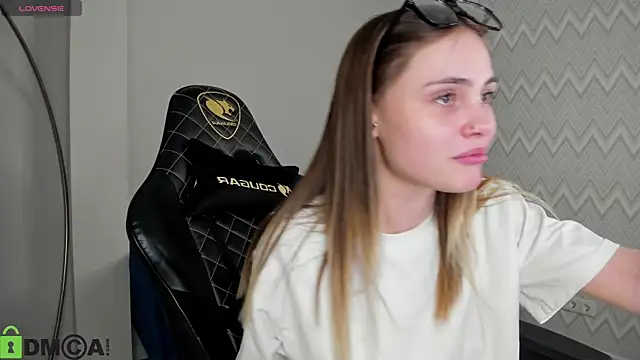 KarinaBroks online show from November 19, 2:06 pm