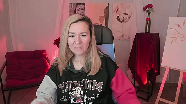 DonnaSmitth online show from March 19, 7:18 pm