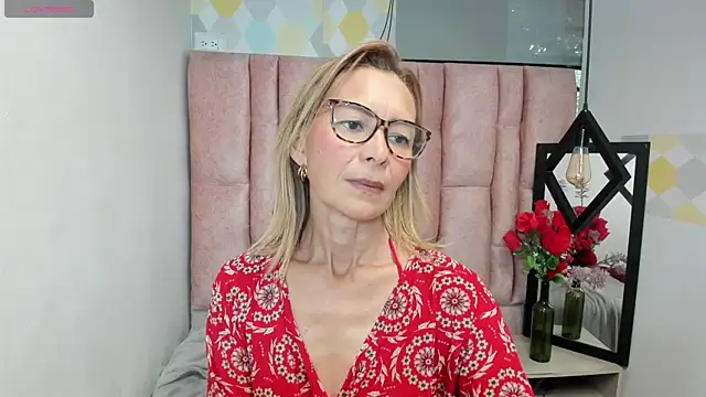 Issa Milf   online show from December 16, 2:23 pm