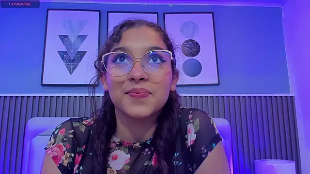 Snapshot of liz__cute chatting on October 5, 4:01 pm liz cute online show from October 5, 4:01 pm