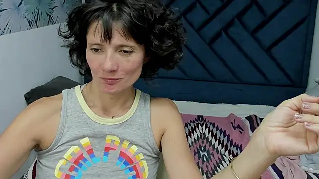 Valery More   online show from November 12, 5:00 pm