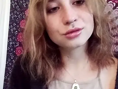 Snapshot of AdalynKiss chatting on October 3, 5:23 am AdalynKiss online show from October 3, 5:23 am