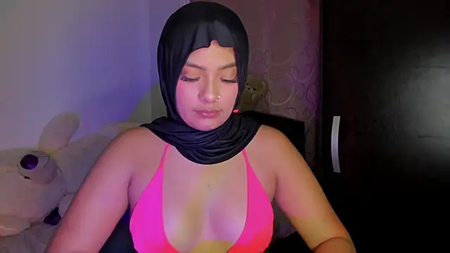 Snapshot of Adila_Dalal chatting on October 11, 1:21 am Adila Dalal online show from October 11, 1:21 am