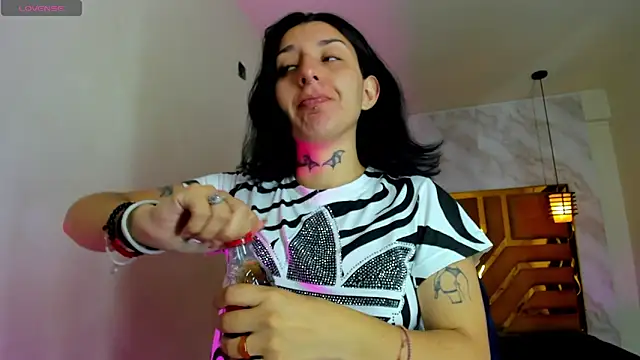 Iris  77 online show from November 8, 2:27 am