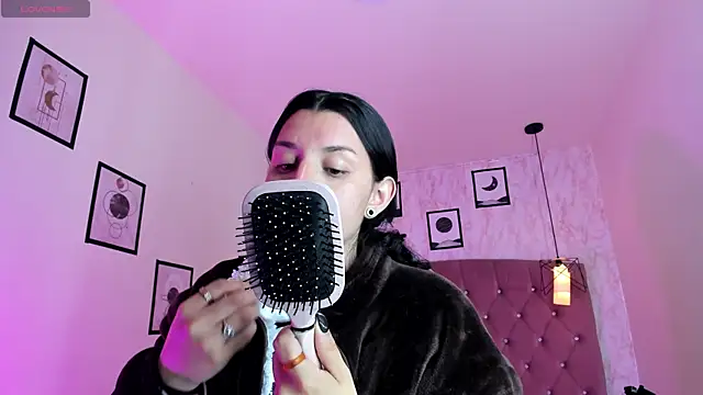 Iris  77 online show from January 19, 2:24 pm