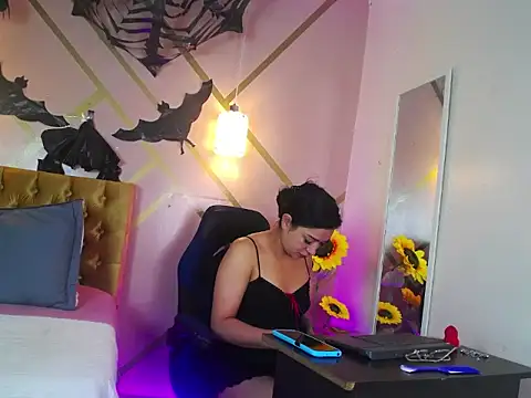 Beleaht Pleasure online show from October 6, 12:00 pm