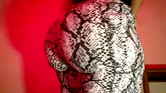 bellacagyal online show from November 3, 10:52 am